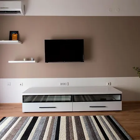 Vandrerhjem S Novi Sad